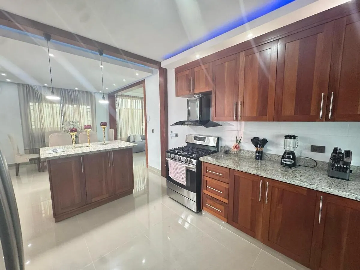 Complete House In La Vega别墅 0*, 拉维加