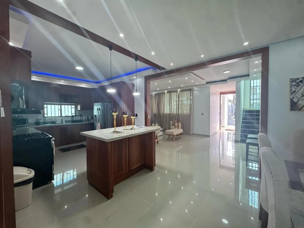 度假居 Complete House In La Vega别墅
